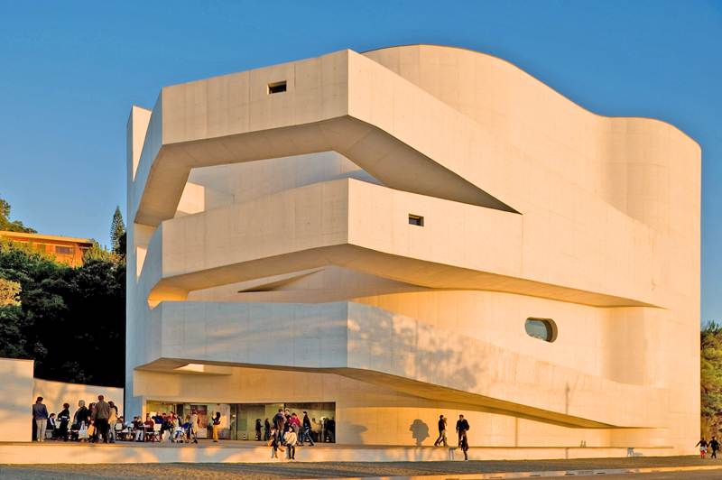 Conheça a Fundação Iberê Camargo